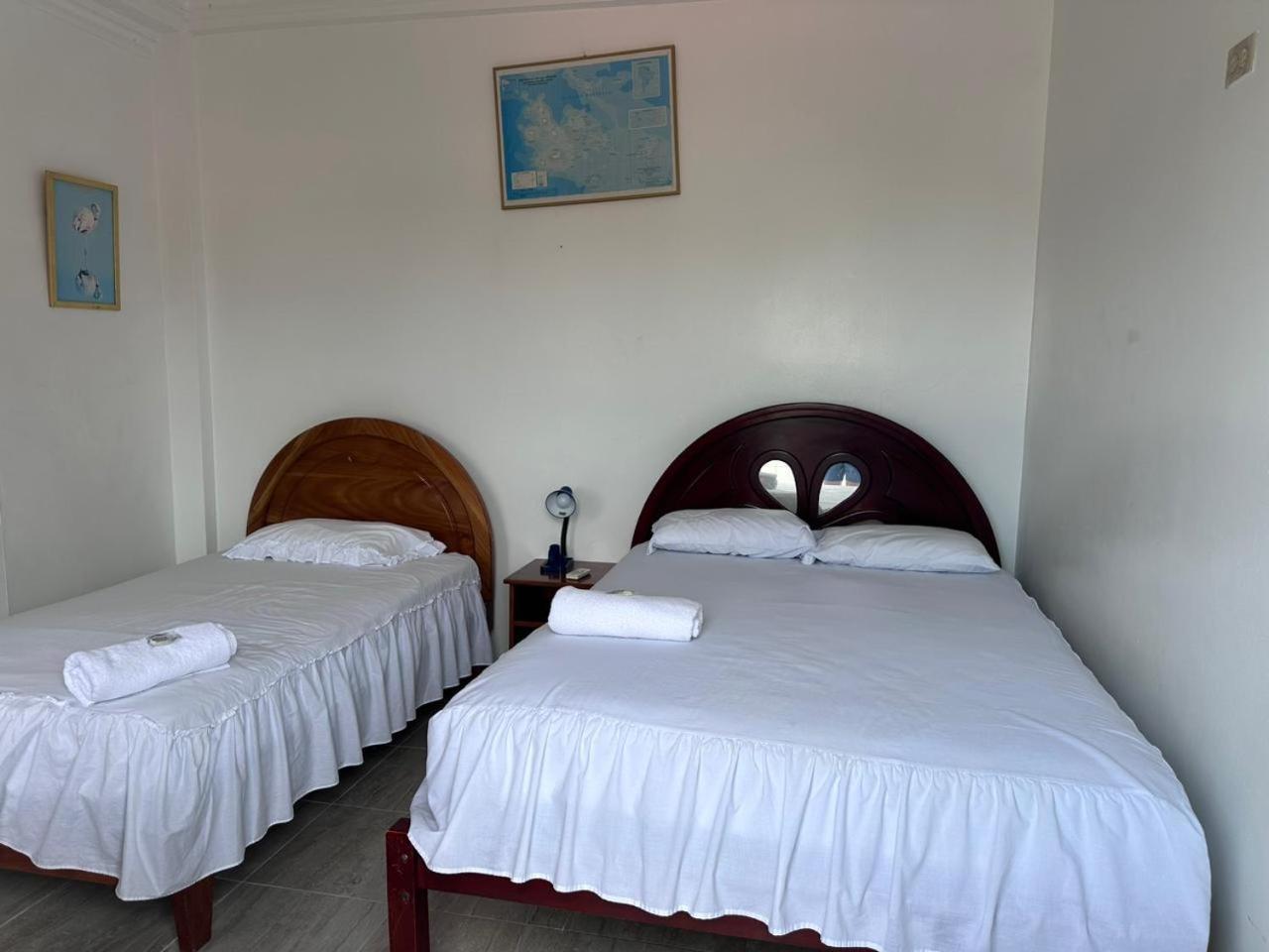 פורטו וילאמיל Hostal Insular מראה חיצוני תמונה